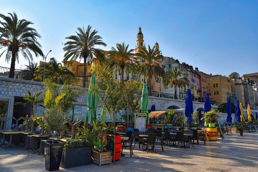 Kastro Beach Dreams: Your Perfect Seaside Sojourn 8 menton