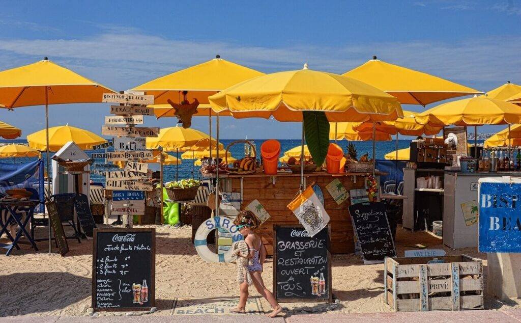 Kalihiwai Beach: Insider's Guide to a Hidden Hawaiian Gem 5 beach-bar