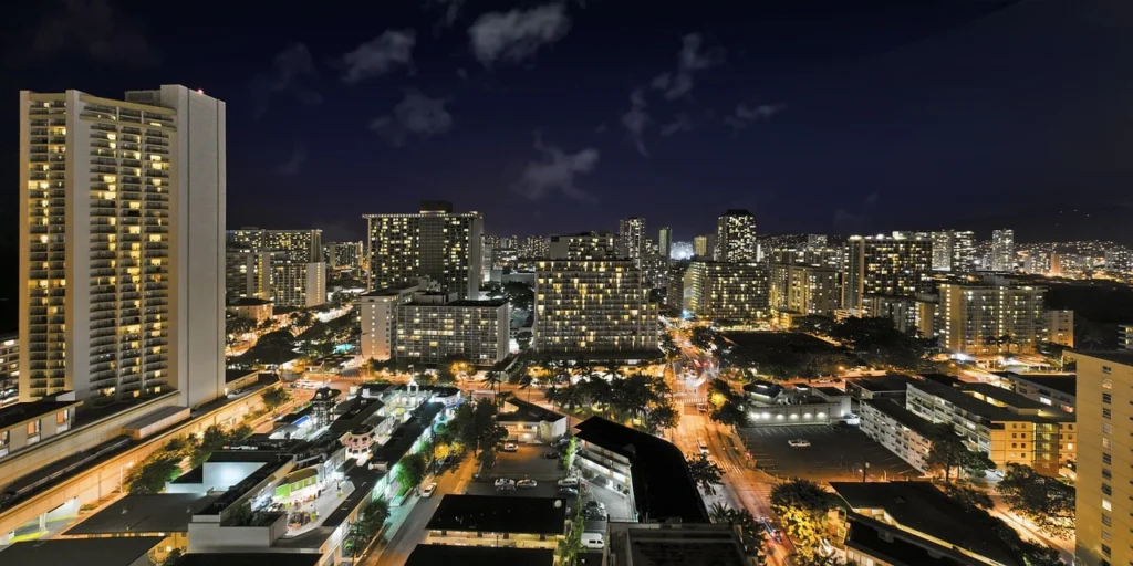 Moonlit Escapes: The Best Things to Do in Waikiki at Night! 2 things-to-do-in-waikiki-at-night