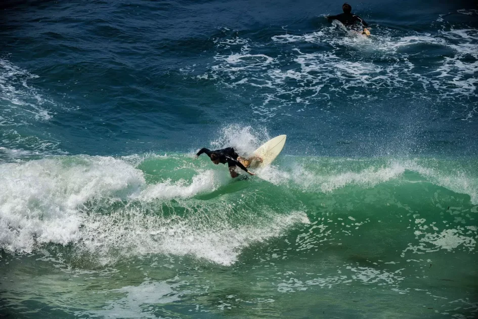 surfing-beach-waves