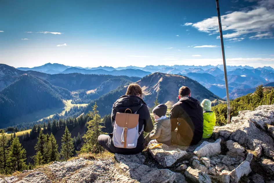 Ultimate Guide: Best Blue Ridge Parkway Camping Experiences 5 Blue-Ridge-Parkway-treking
