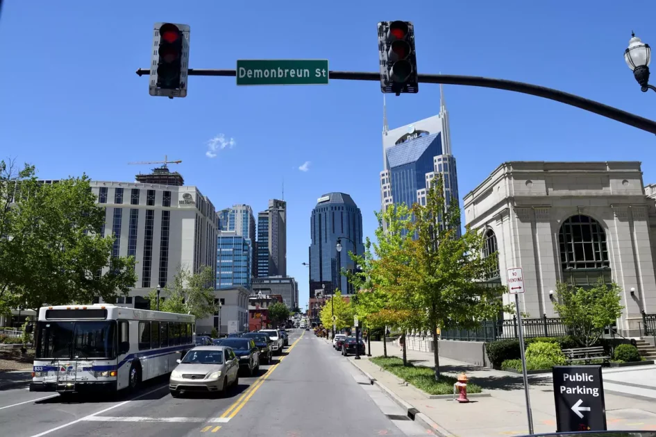 Top Romantic Spots: Places To Visit In Tennessee For Couples 3 nashville