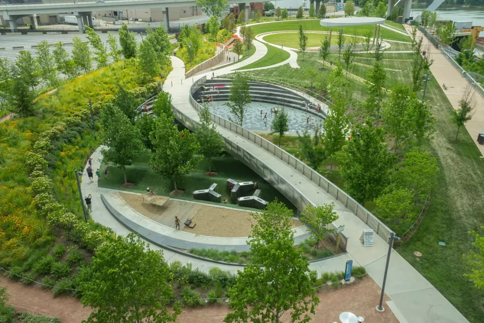 Top Romantic Spots: Places To Visit In Tennessee For Couples 2 park-playground-cumberland