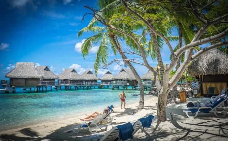 Waikiki Whispers: Your Guide to the Best Place to Stay in Waikiki! 1 best-place-to-stay-in-waikiki