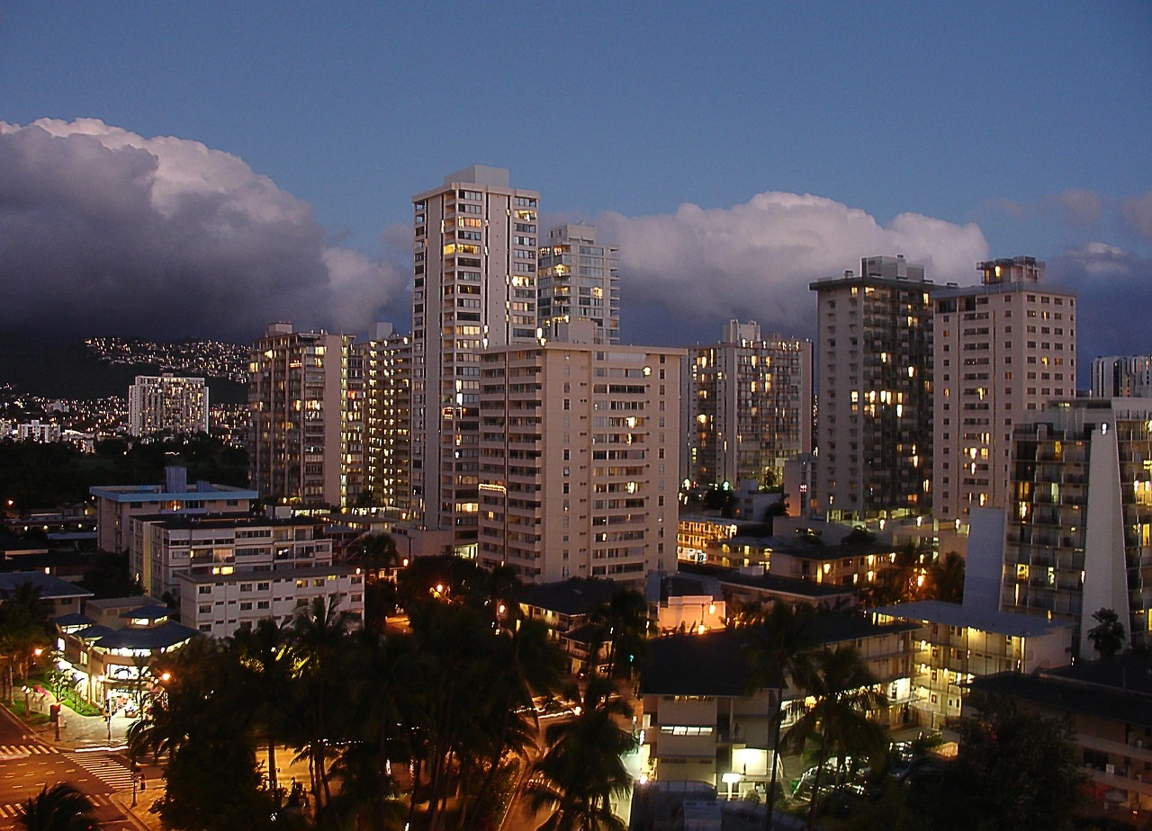 things-to-do-in-waikiki-at-night
