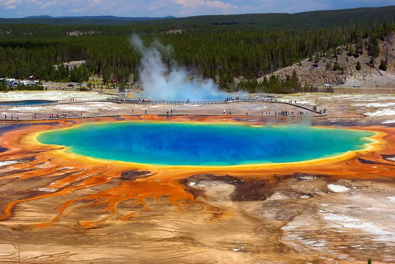 top-things-to-do-in-yellowstone