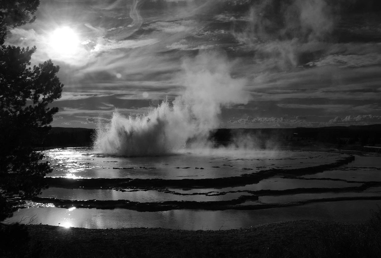 The Roaring mountain Yellowstone National Park: Epic Peaks 1 roaring-mountain-yellowstone-national-park
